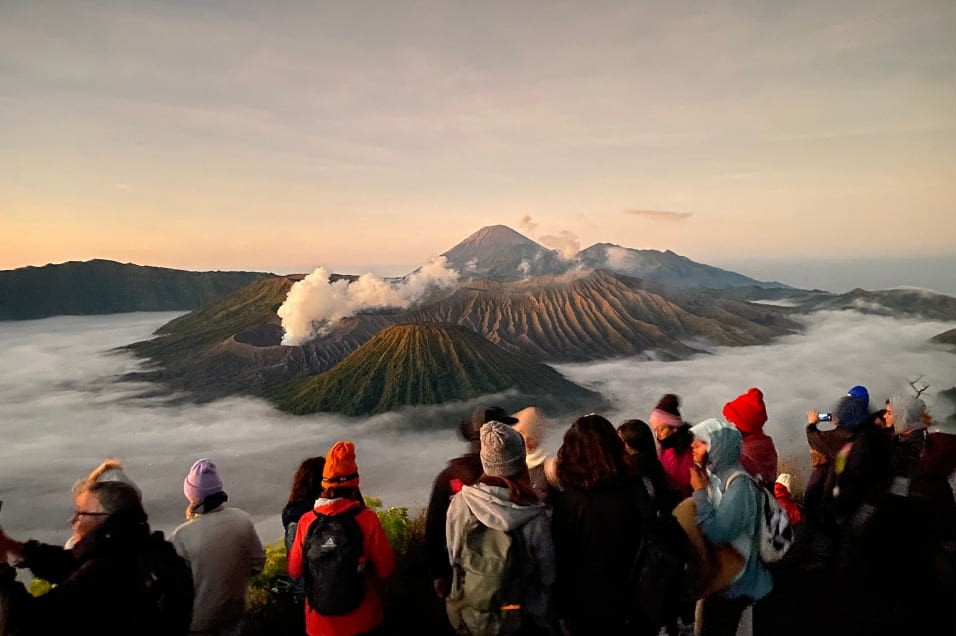 Kebakaran di Area Savana, Ini Tips Aman Travelling ke Bromo!