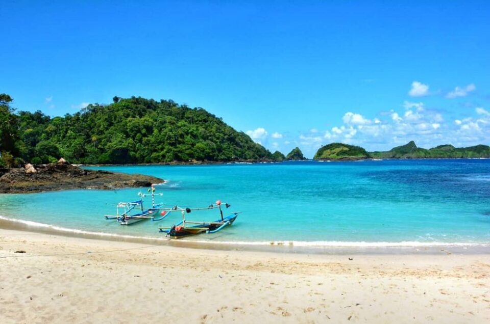 5 Pantai di Banyuwangi Ini Ternyata Cocok untuk Liburan Keluarga